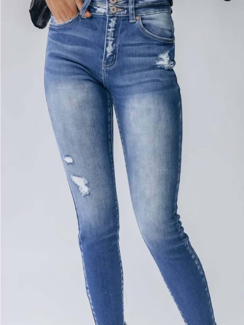 NWT! Kancan High-Rise Distressed Skinny Jeans - Blue